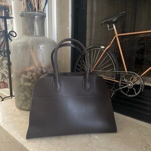Row Margaux 15 depo chocolate brown color.